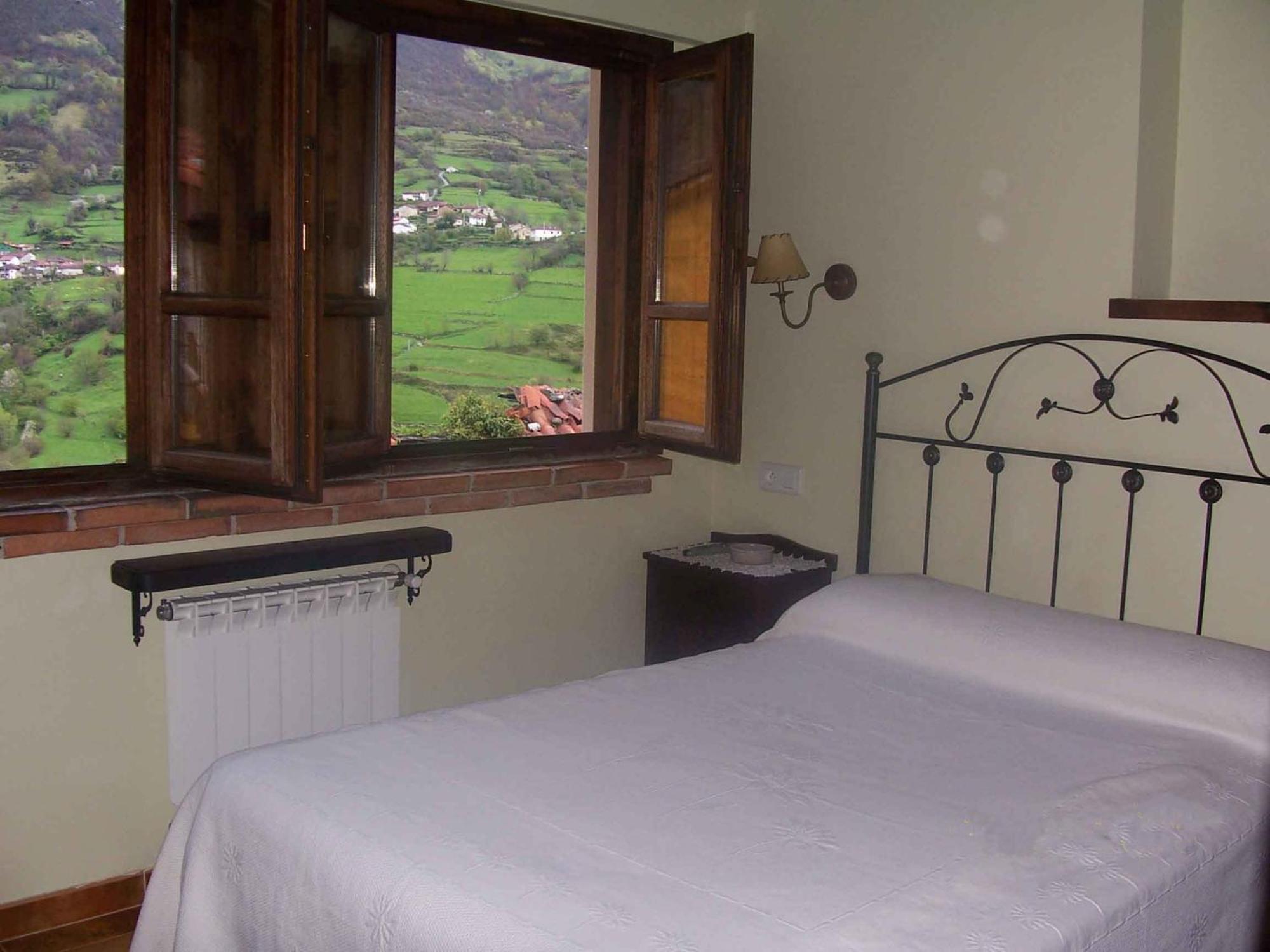 La Currada Villa Taranes Szoba fotó
